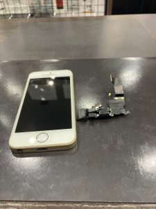 iPhone SE（第一世代）　ドックコネクタ交換後