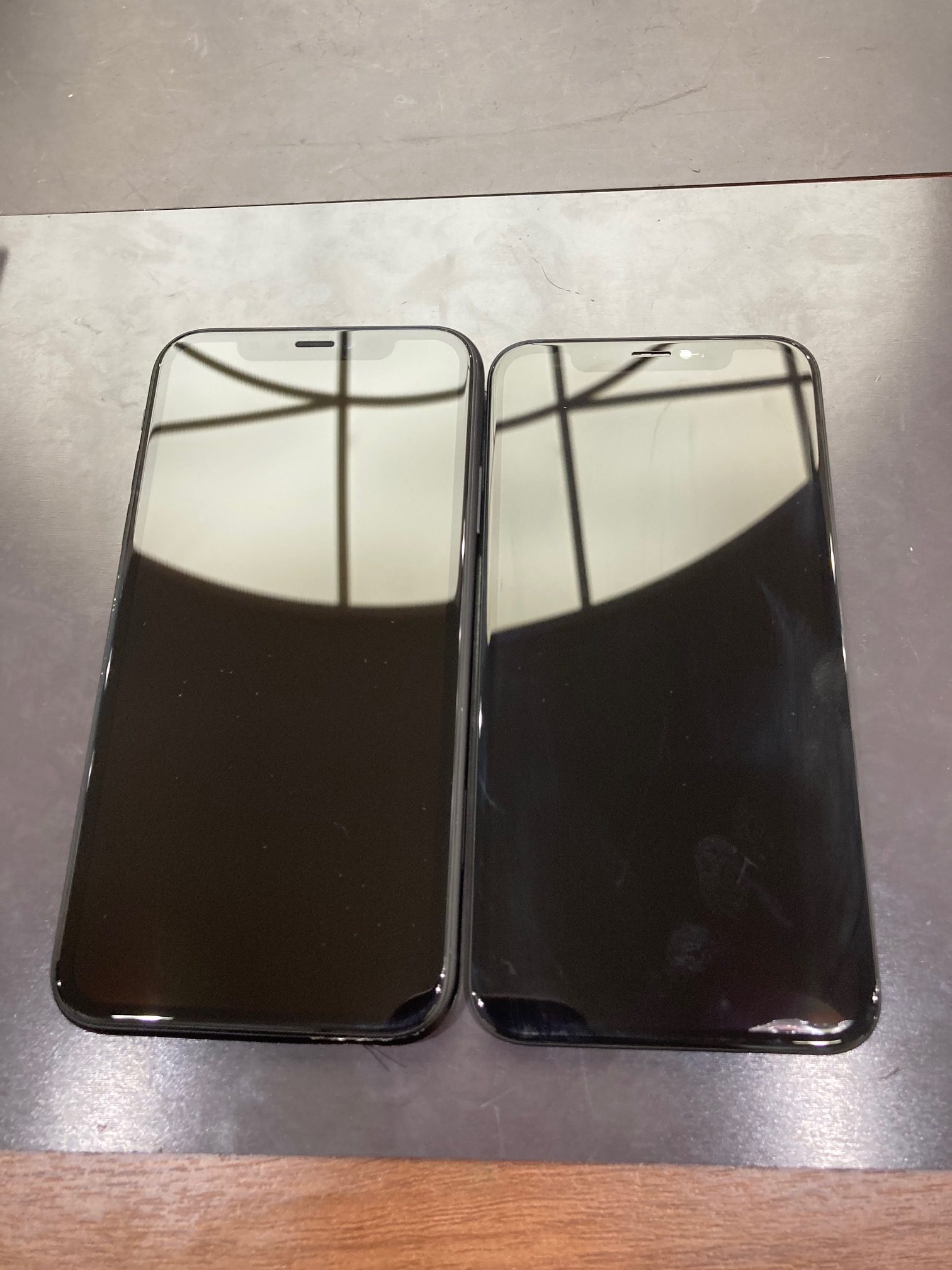 【八幡西区】よりiPhone XRの液晶漏れでご来店くださいました。