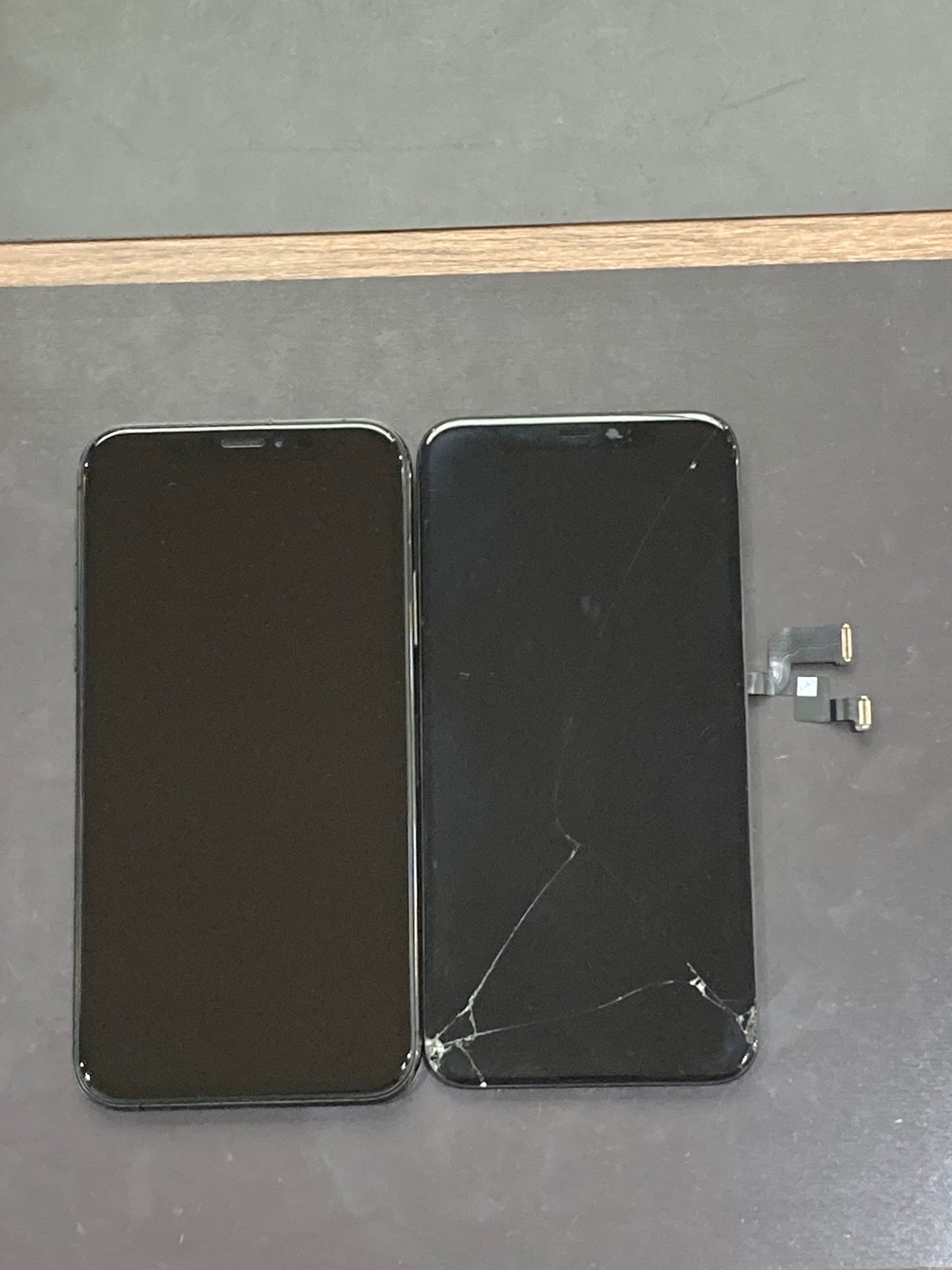 【田川郡】より画面割れの修理でご来店くださいました！【iPhone XS】
