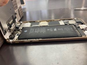 アイホン６　電池交換【iPhone 6】　田川郡　バッテリーの膨張