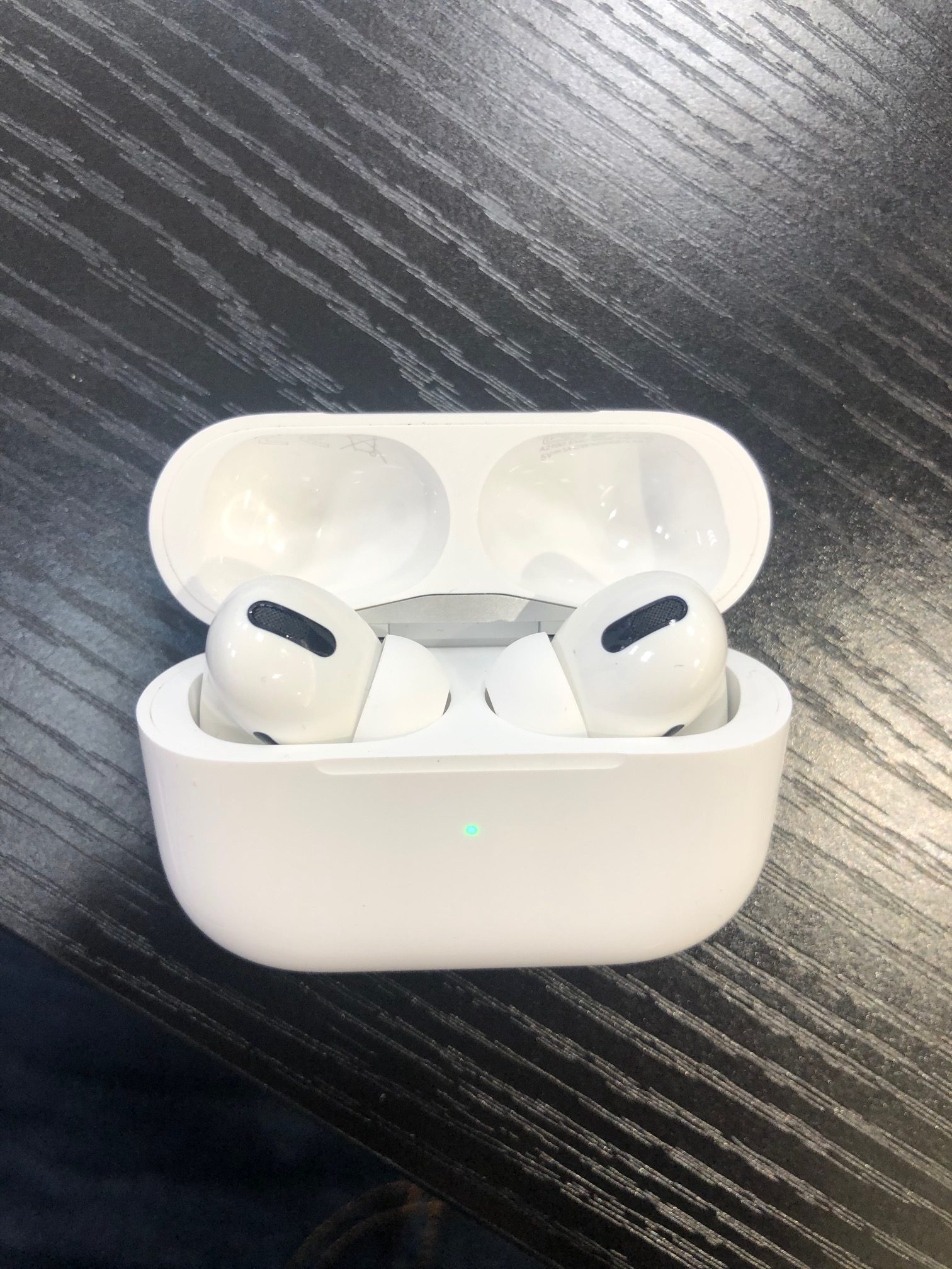 AirPodsコーティング の ご依頼頂戴致しました ！