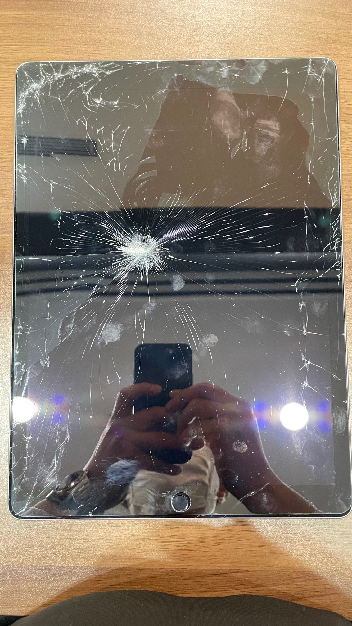 iPadpro11インチガラス割れ修理 に 中間市よりご来店