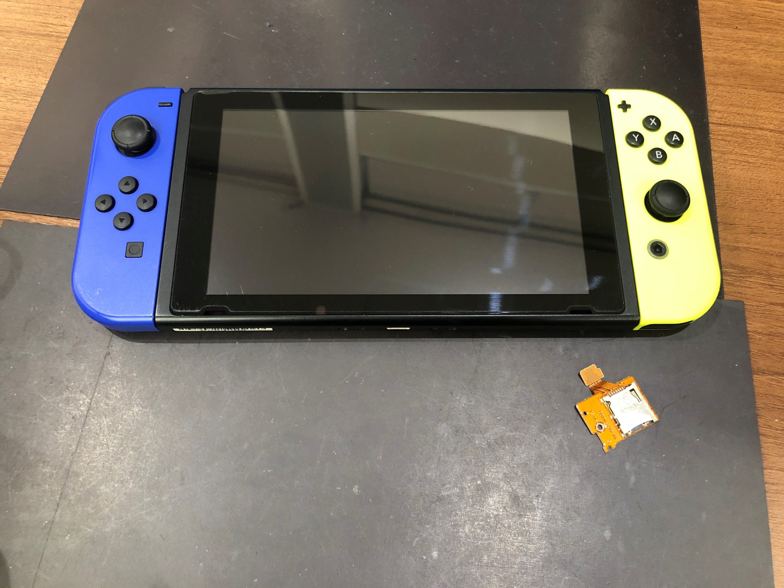 switch の SDカードトレイ を交換いたしました★