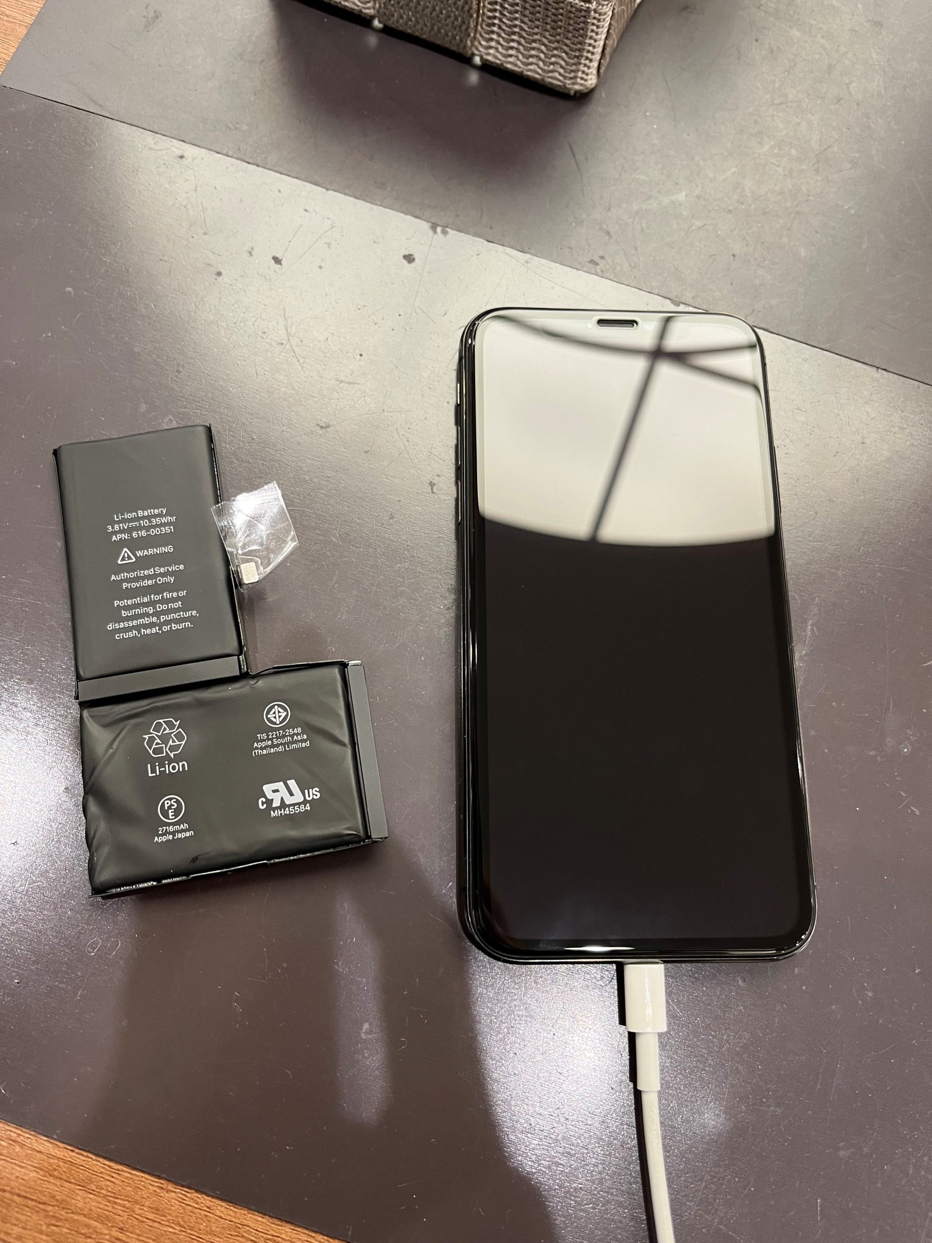 iPhoneX の バッテリー交換 を担当いたしました★