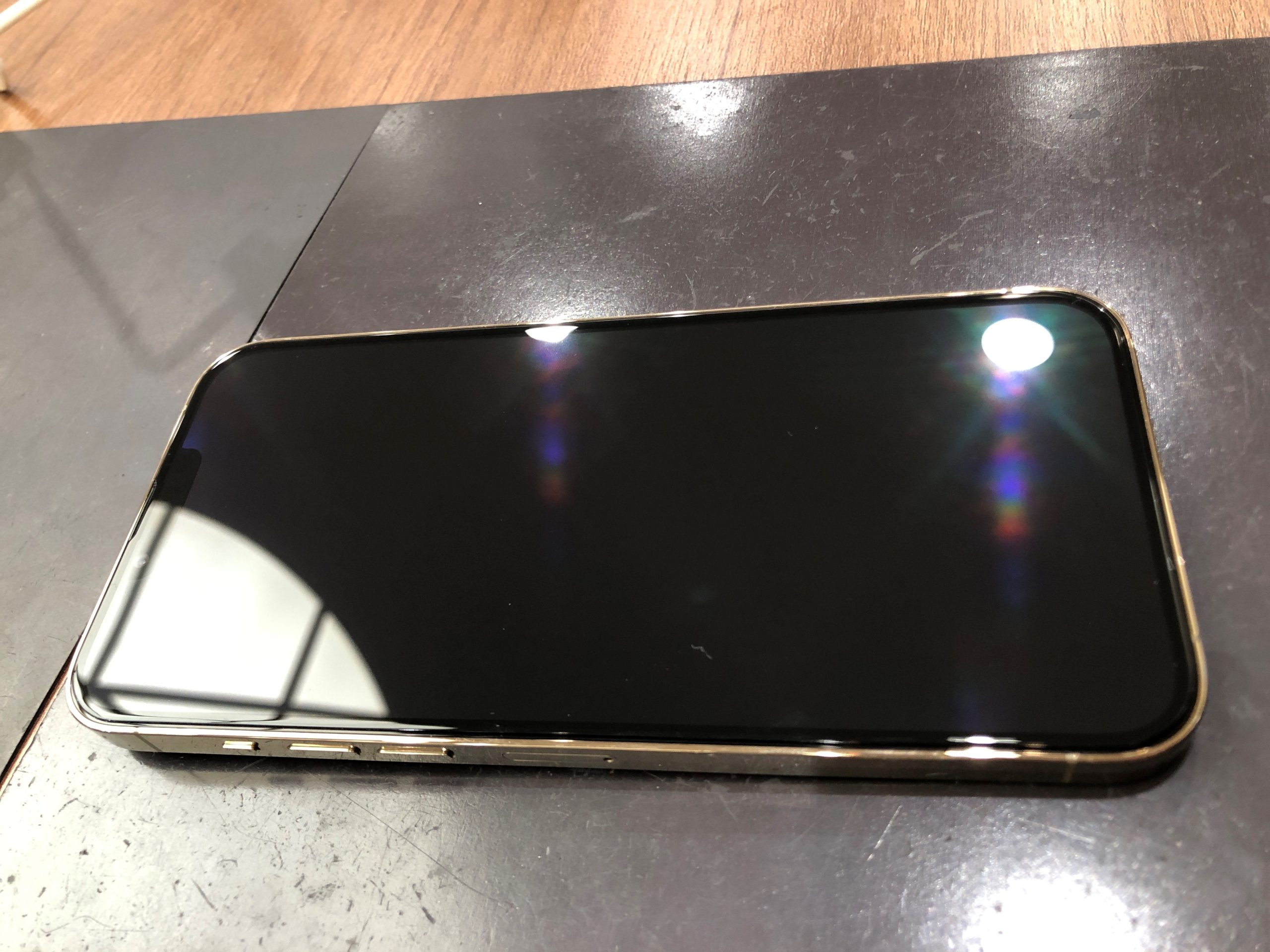 iPhone の ガラスコーティング をいたしました(^^)/