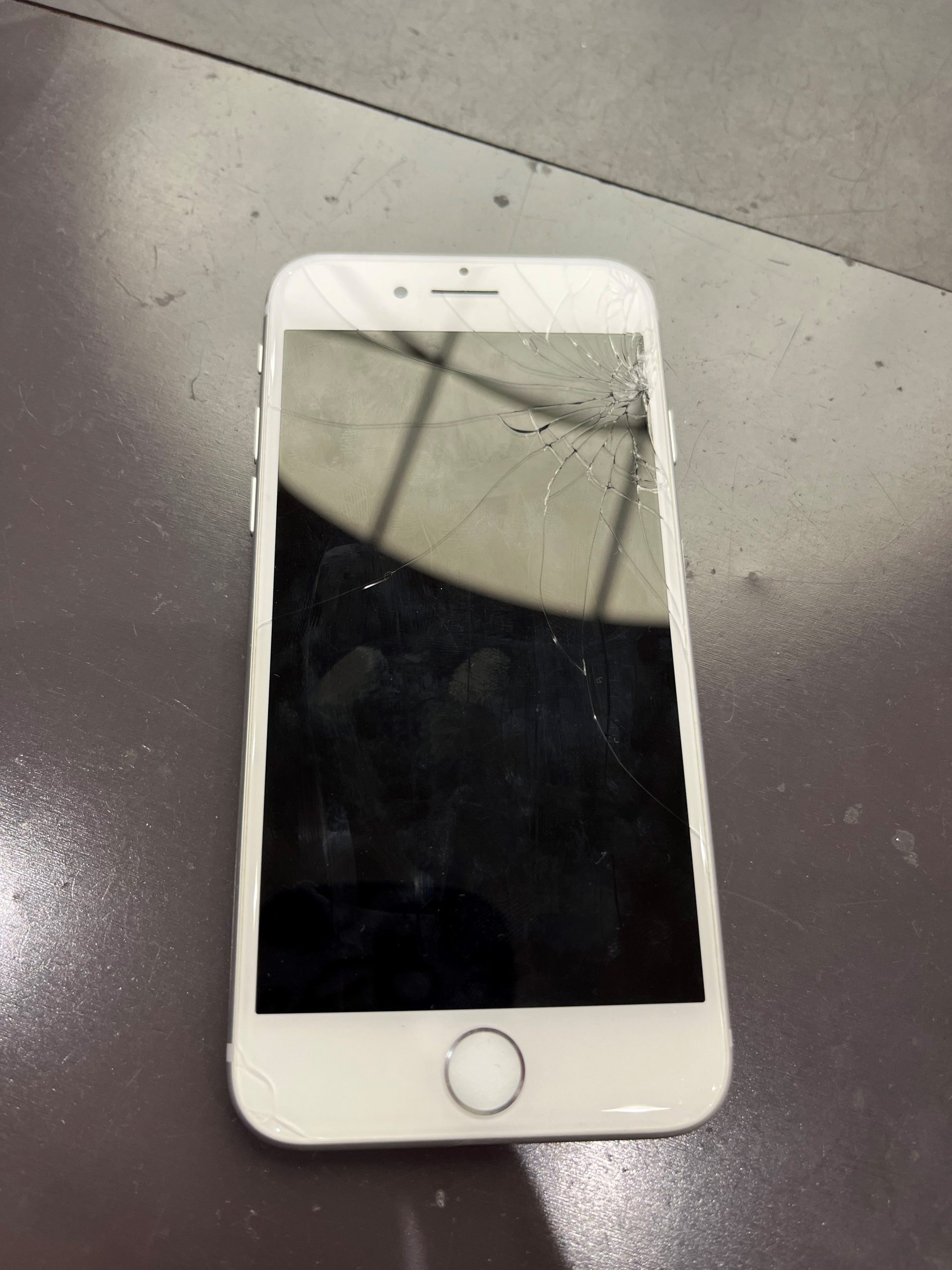 iPhone７ の 画面交換 をいたしました☆