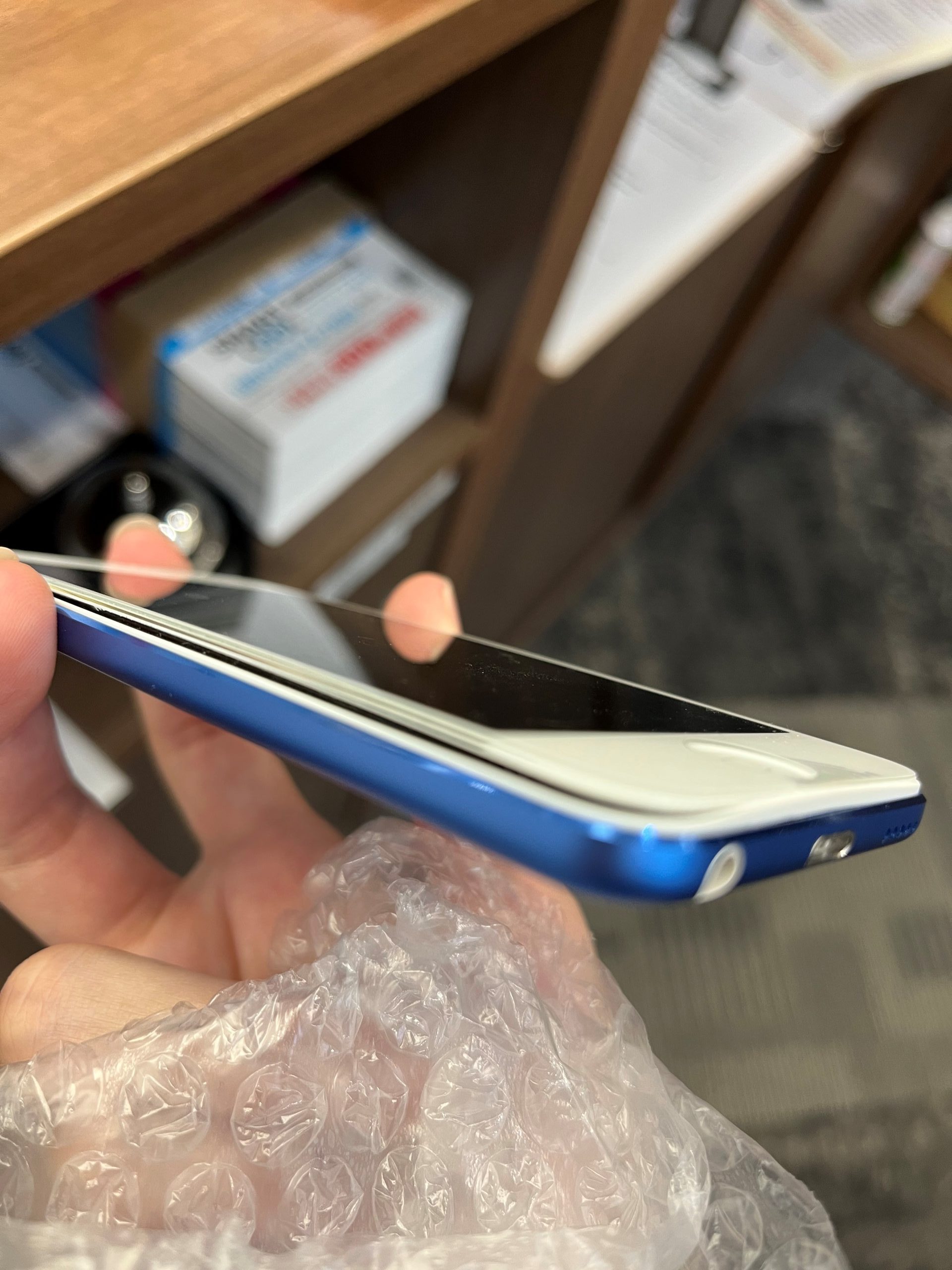 アイポッドタッチ の修理受付をいたしました☆彡