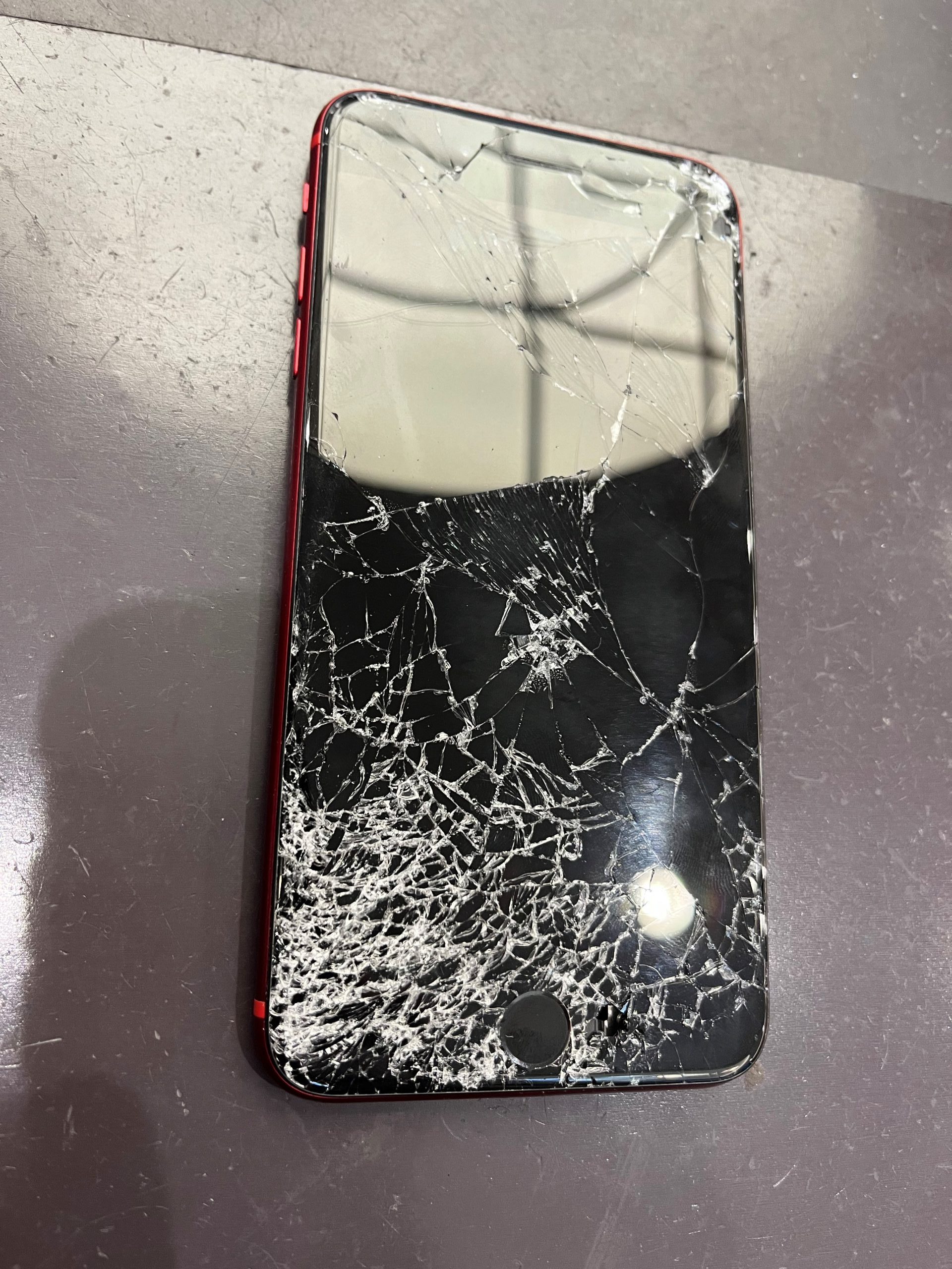 iPhone8Pの画面交換