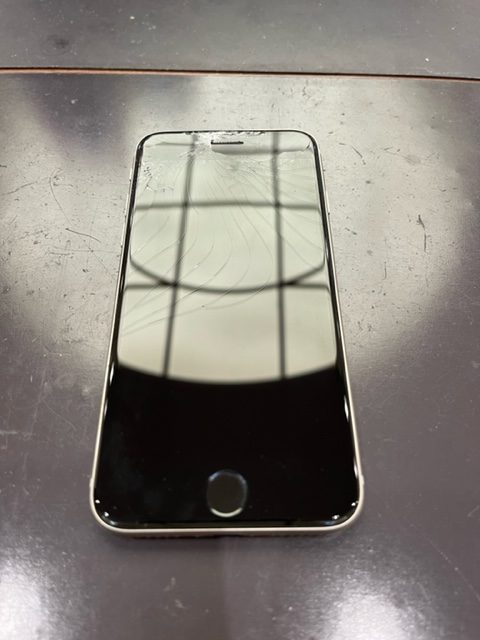 iPhoneSE３　画面修理