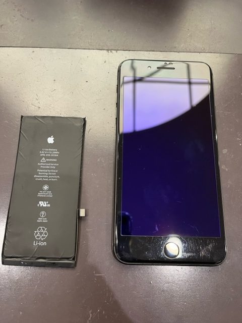 iPhone８プラスのバッテリー交換をしました！