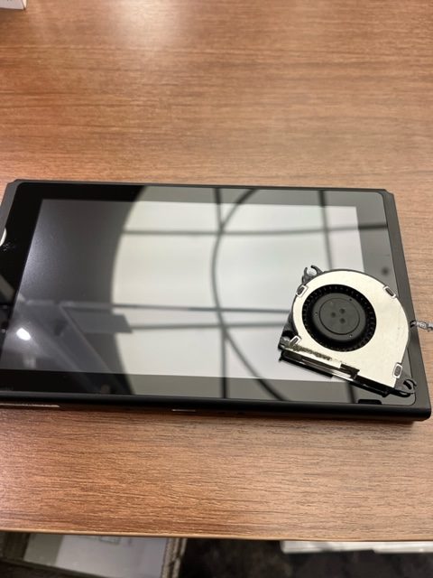 SWITCHのファンを交換しました！