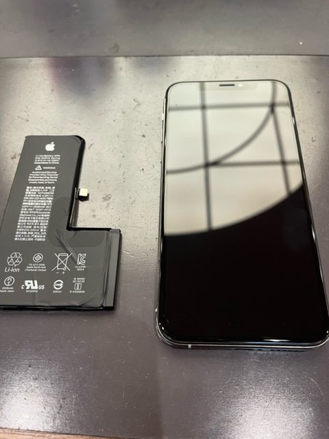 iPhoneXsのバッテリー交換をしました！