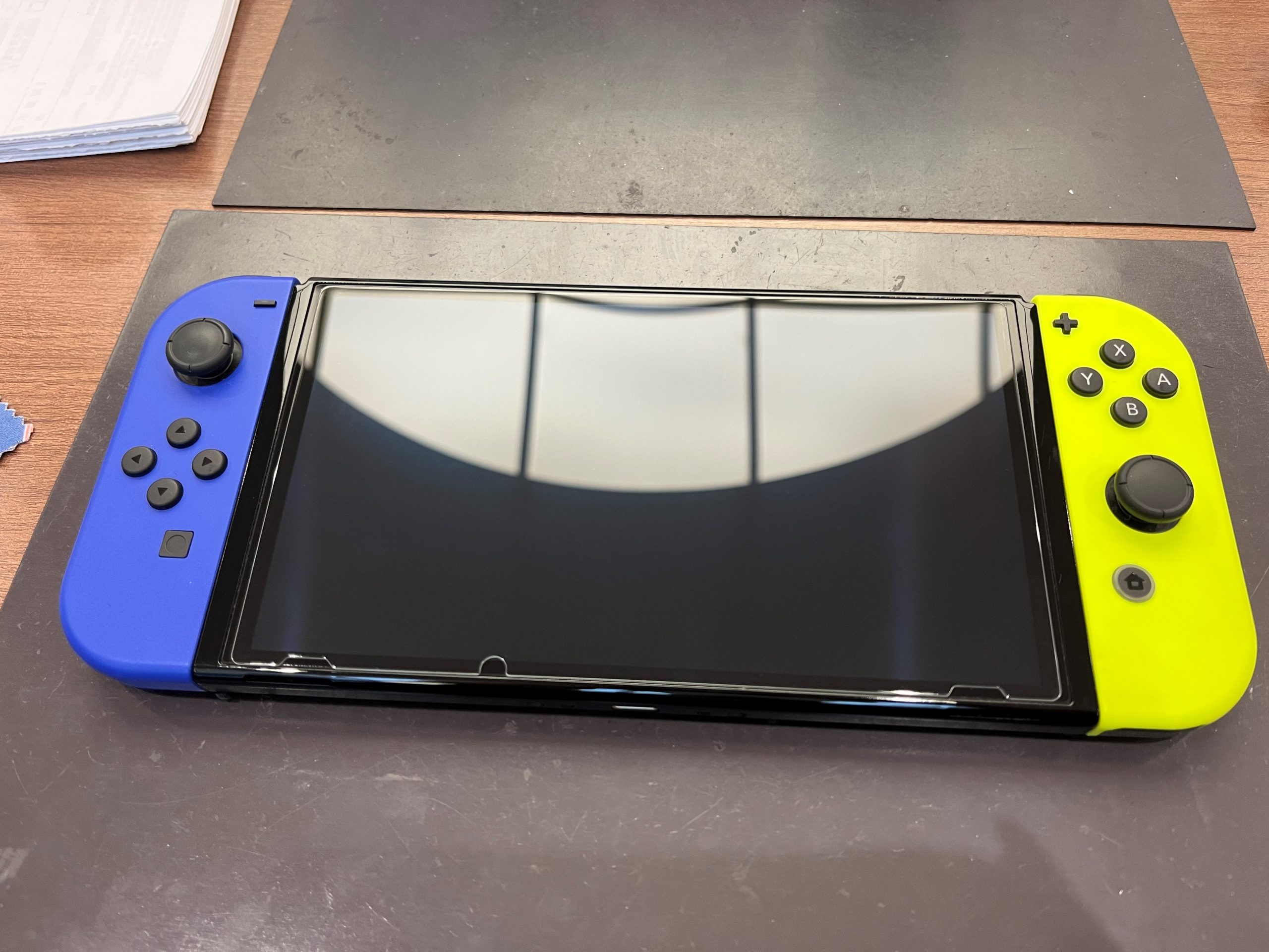 スイッチの修理＋フィルム貼りも