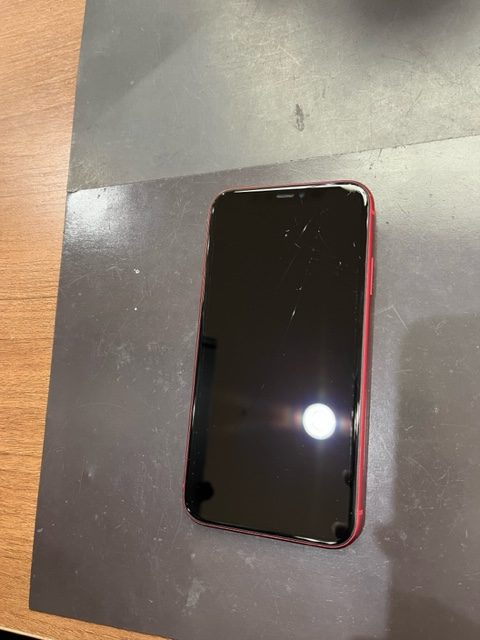 iPhone１１の画面交換をしました！