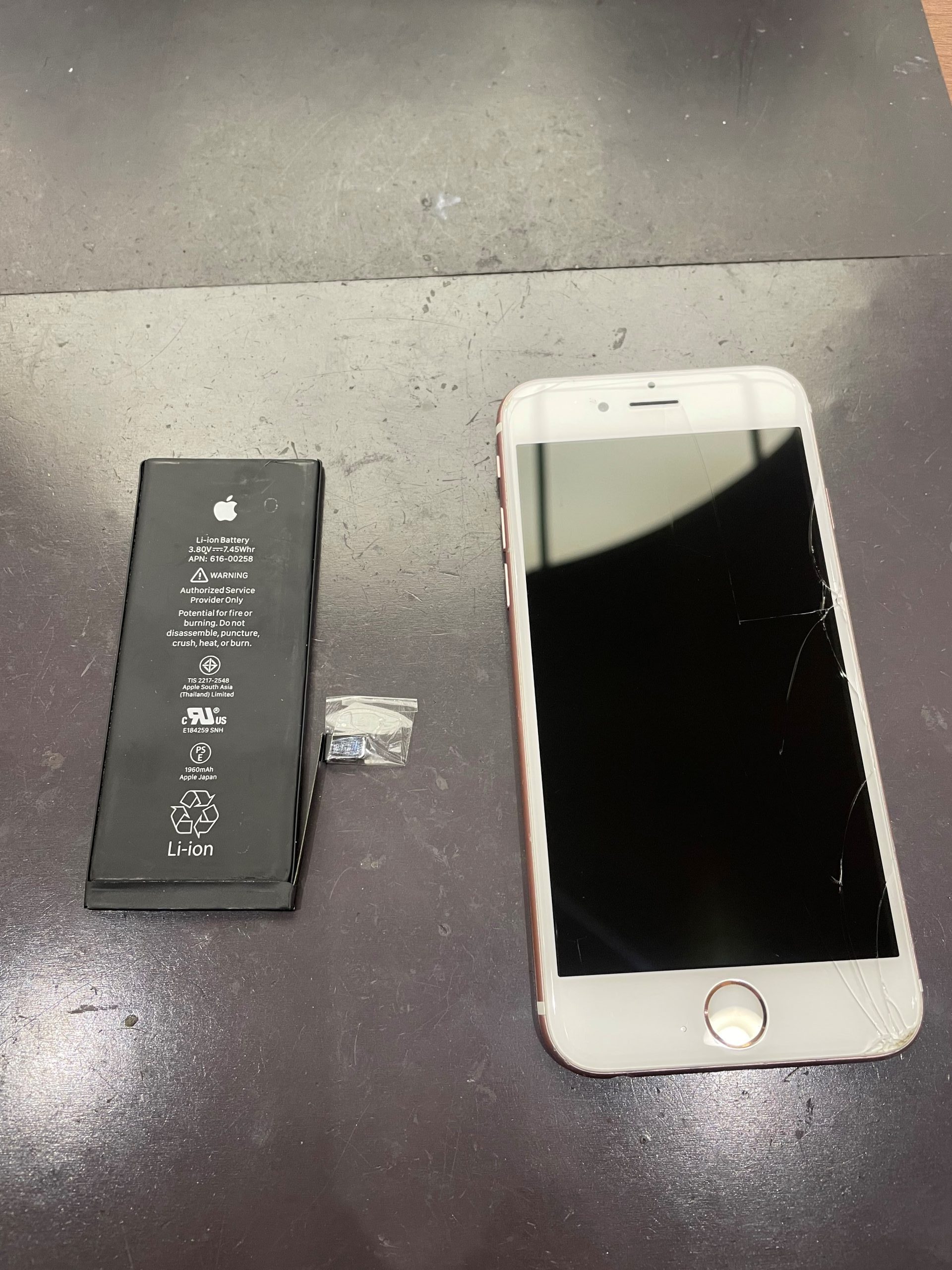 iPhone6ｓ　バッテリー交換しました。