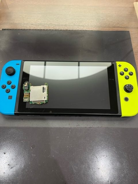 スイッチのイヤホンから音が聞こえないことありませんか？