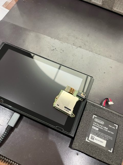 スイッチのゲームスロットボードとバッテリー交換をしました！