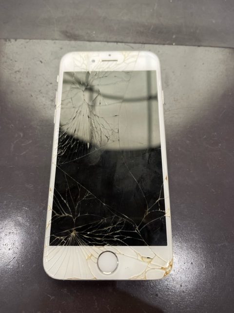 iPhone６の画面交換、バッテリー交換をしました！
