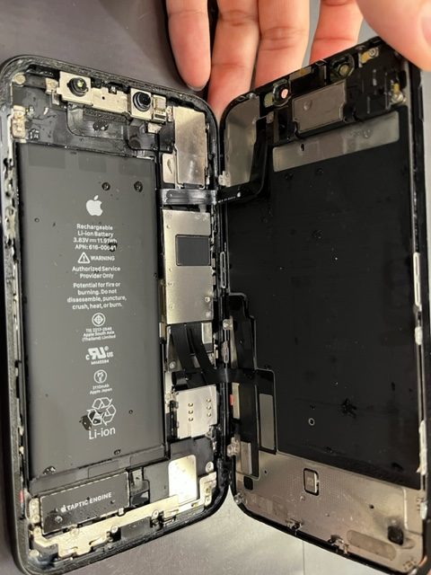 田川郡よりiPhone１１の水没復旧にお越しいただきました！
