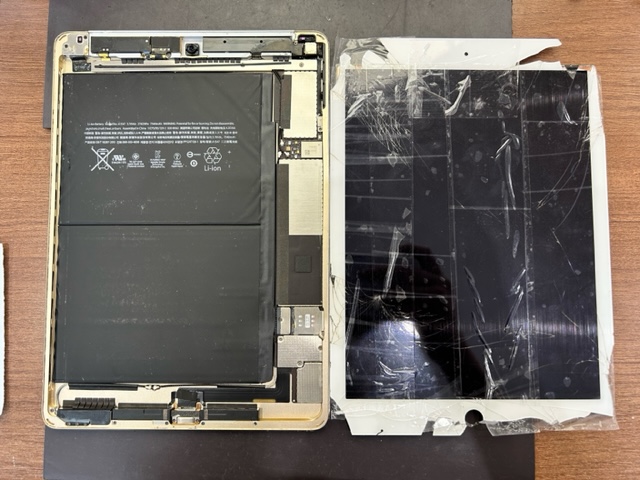 嘉麻市より iPadAir2の画面修理にご来店いただきました。