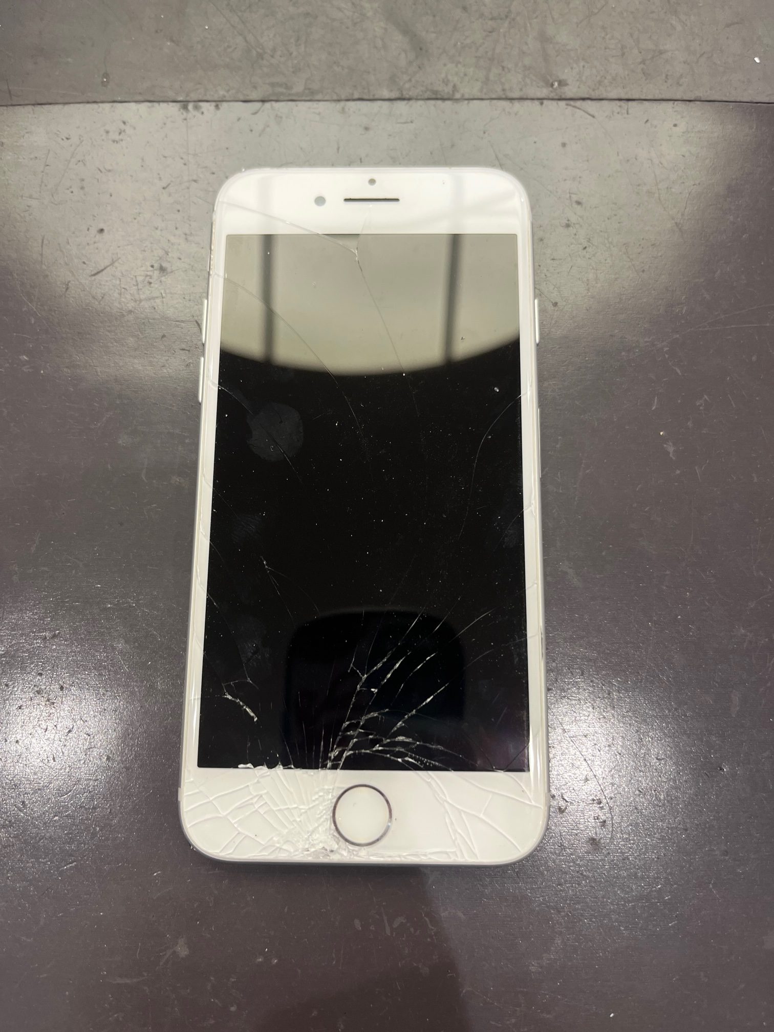 【八幡西区】iPhone7画面交換