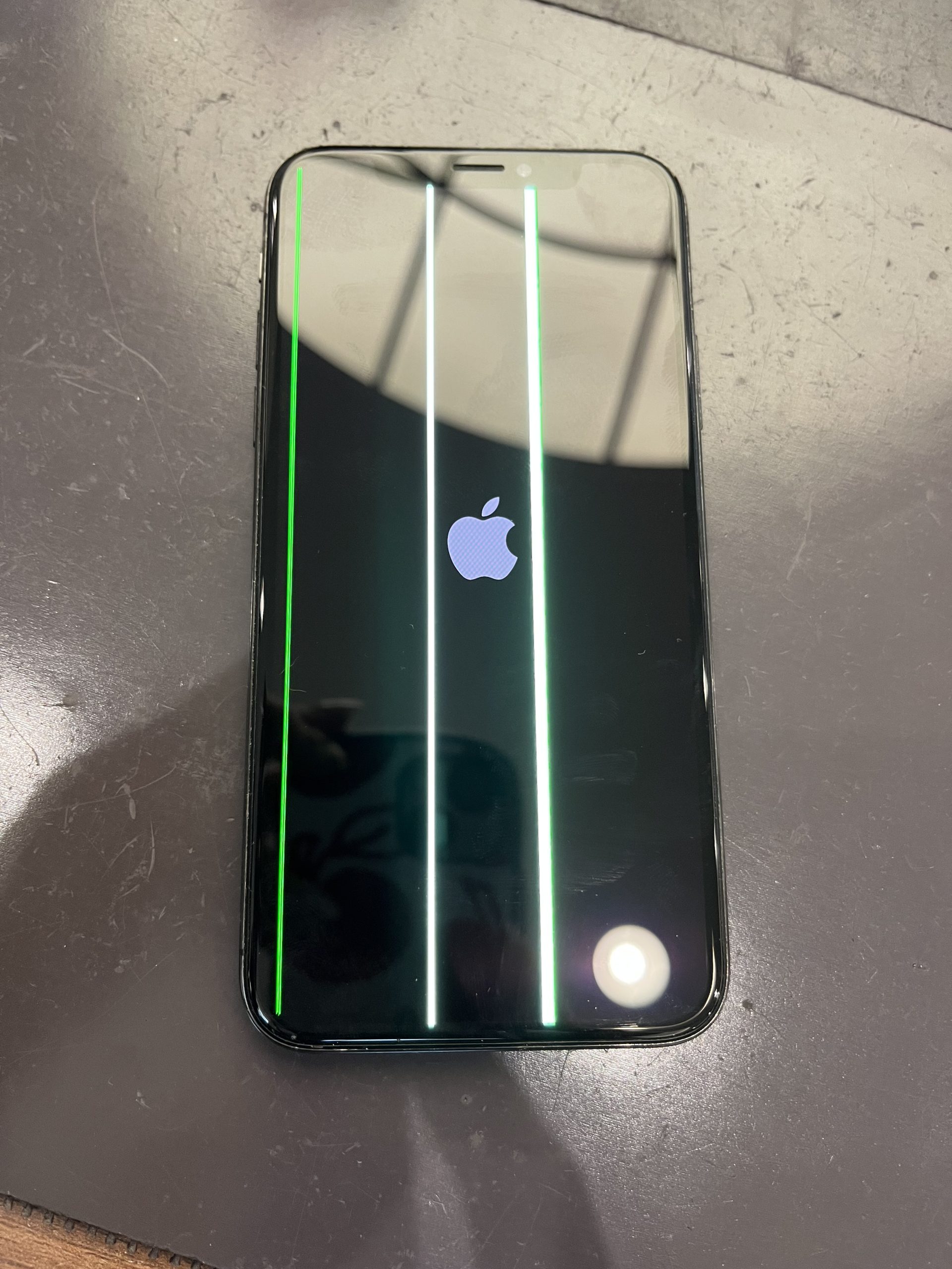 【八幡西区より】iPhoneXの画面交換