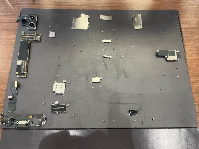直方市よりiPhone１２のコネクタ交換にご来店いただきました！