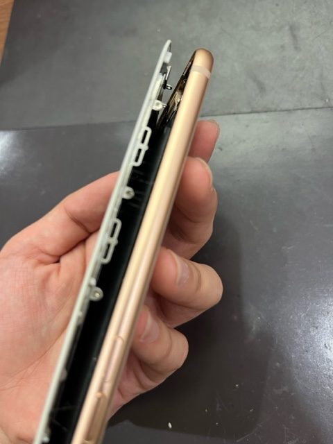遠賀郡よりiPhone８のバッテリー交換にご来店いただきました！