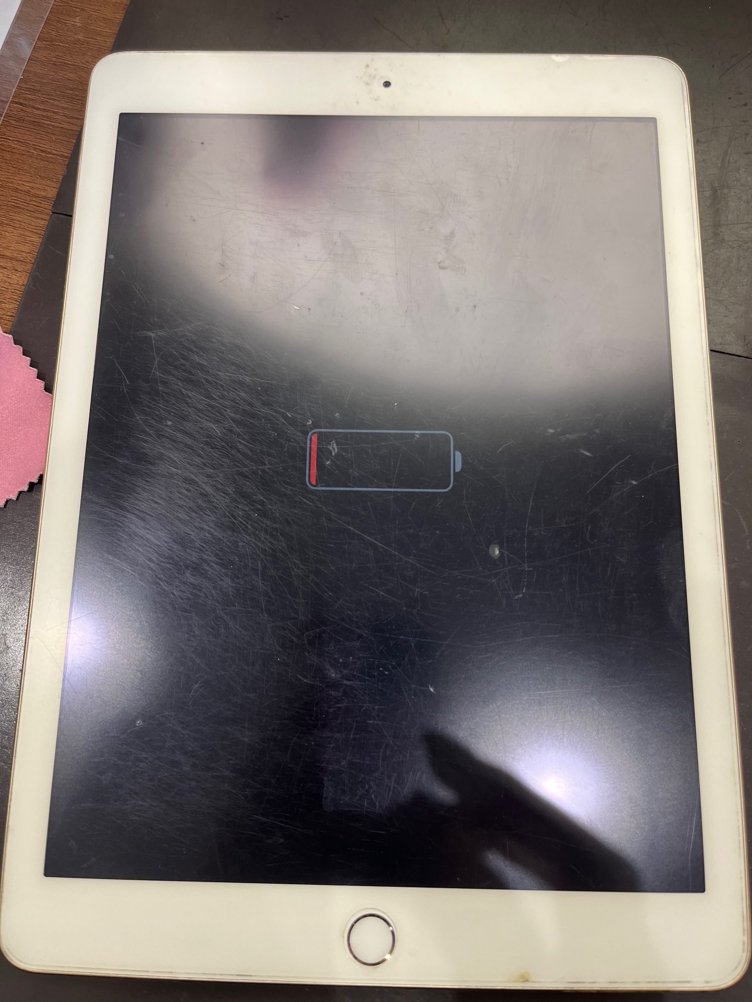 【八幡西区より】iPadのバッテリー交換