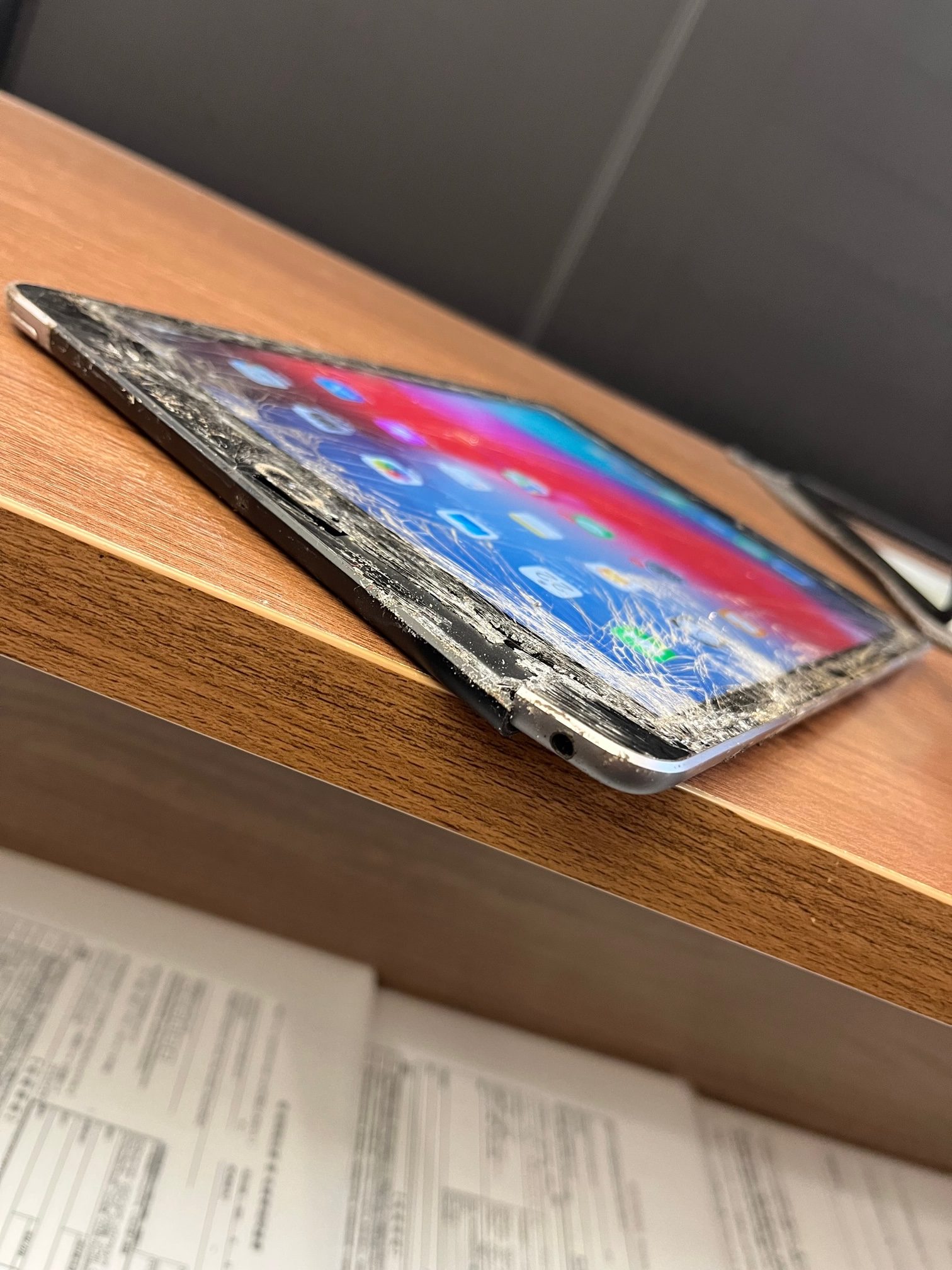 【宮若市より】iPadのガラス割れご来店☆