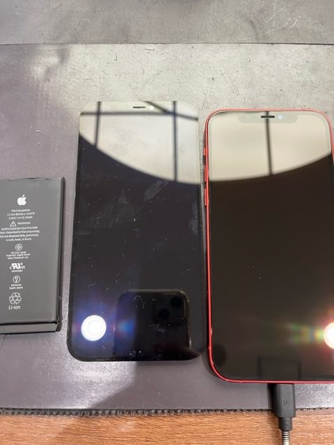 遠賀郡よりiPhone１２の画面交換にご来店いただきました！
