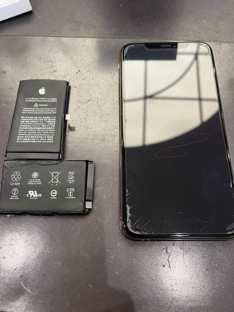 遠賀郡よりiPhoneXSMaxバッテリー交換 ご来店いただきました！