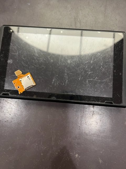 小竹町よりSwitchのSDカードトレイ修理にご来店いただきました