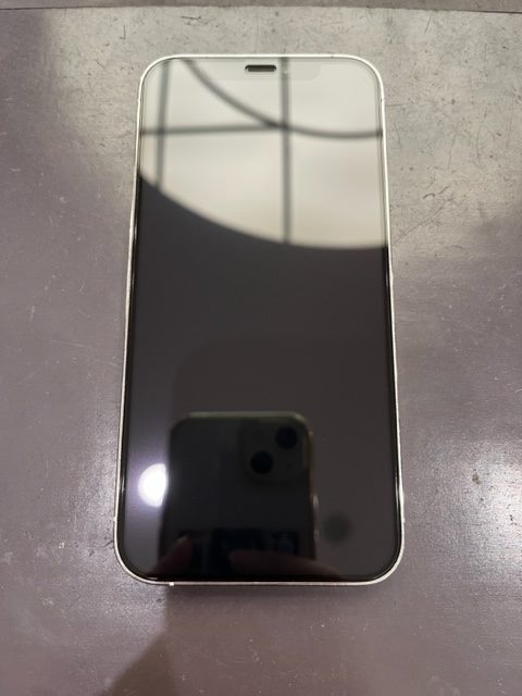 iPhone１２proのフィルム貼付でご来店いただきました！