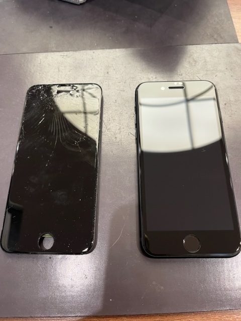 遠賀郡よりiPhoneSE３の画面交換にご来店いただきました！