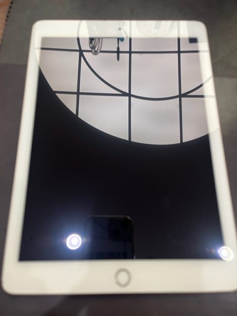 直方市よりiPadAir２のバッテリー交換にご来店いただきました！