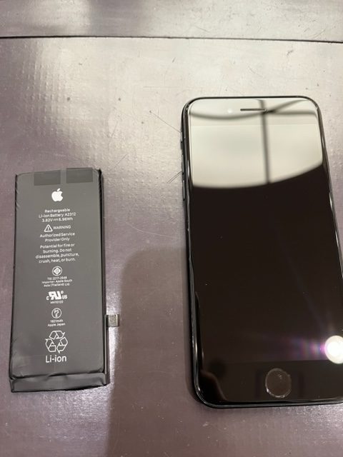 鞍手郡よりiPhoneSE２のバッテリー交換にご来店いただきました