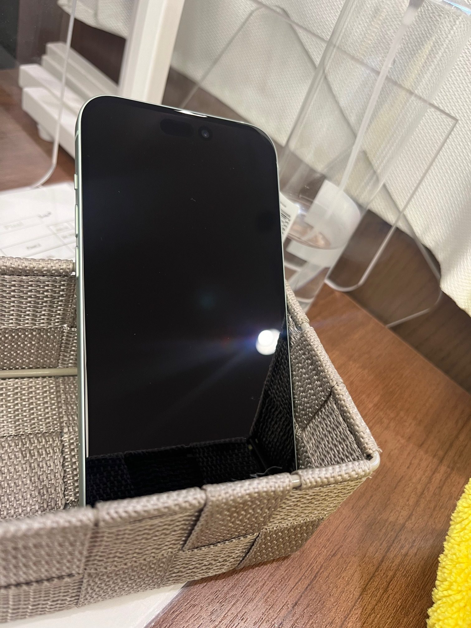 【八幡西区より】iPhone１５PROガラスコーティング