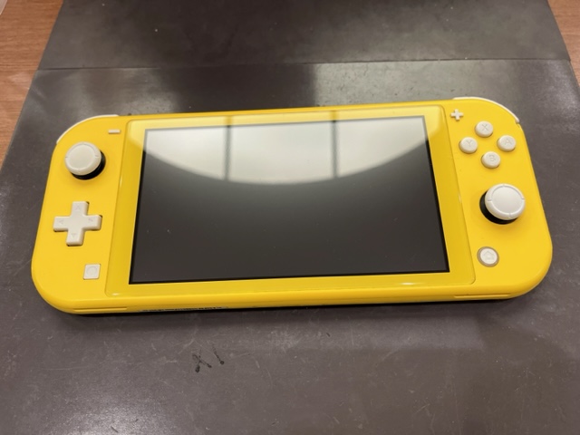 鞍手町よりswitchライトのスティック交換にご来店いただきました