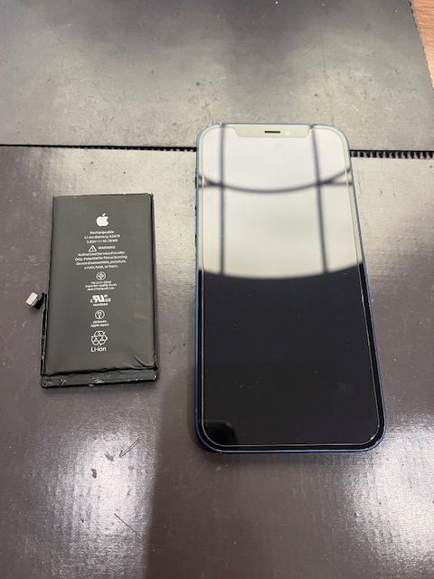 田川郡よりiPhoneXのバッテリー交換にご来店いただきました