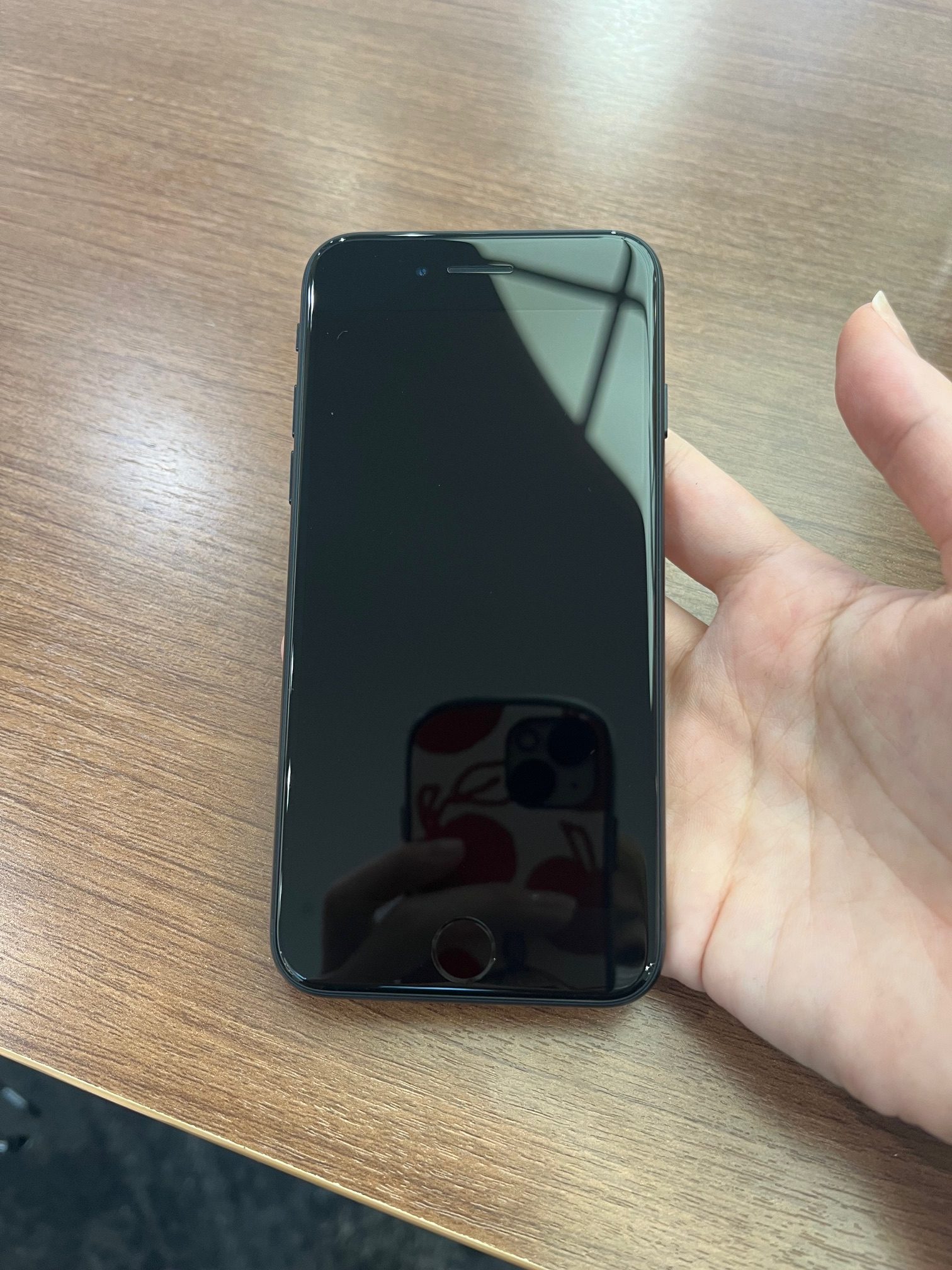 【八幡西区より】iPhoneSE３ガラスコーティング(^_-)-☆
