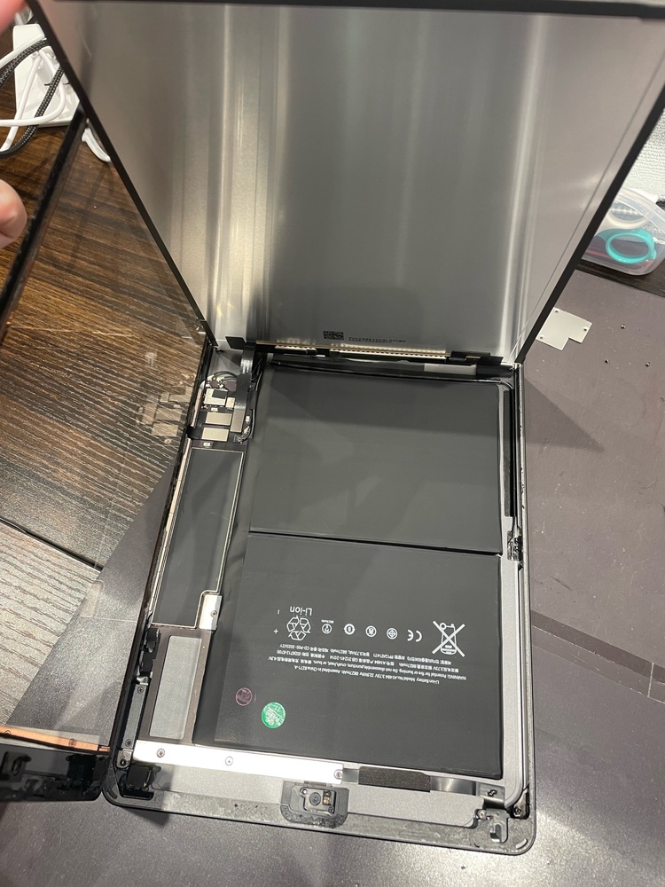 【飯塚店】iPad5のバッテリー交換をさせていただきました。