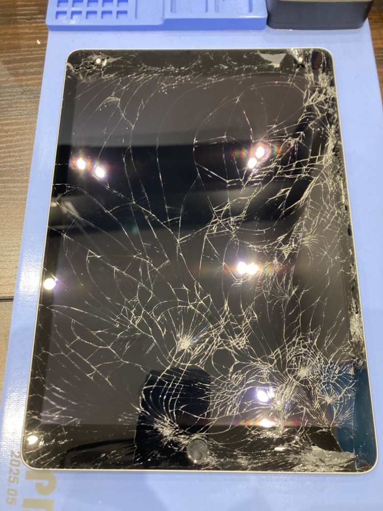 【飯塚店】iPad9のフロントガラス交換にお越しいただきました。