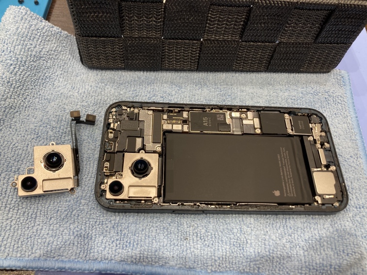 【飯塚店】iPhone14のバックカメラの交換にお越しいただきました。