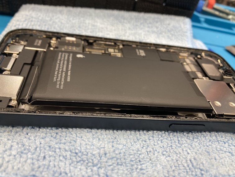 【飯塚店】iPhone13のバッテリー交換にお越しいただきました。