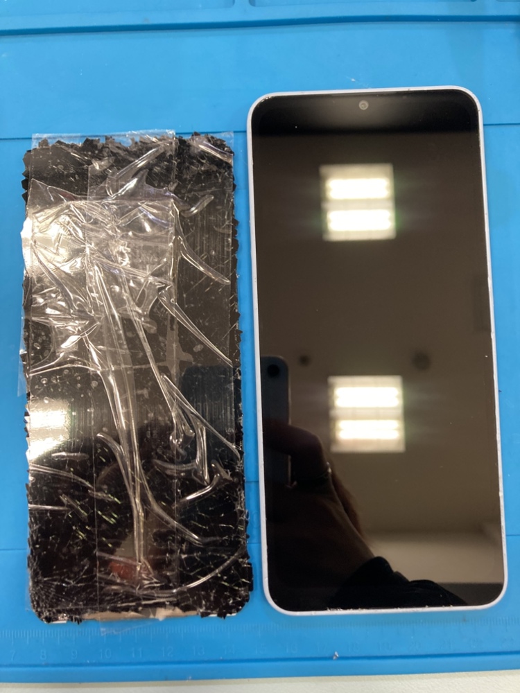 【直方店】今回は鞍手郡よりAQUOSsense4の画面交換にお越しいただきました！