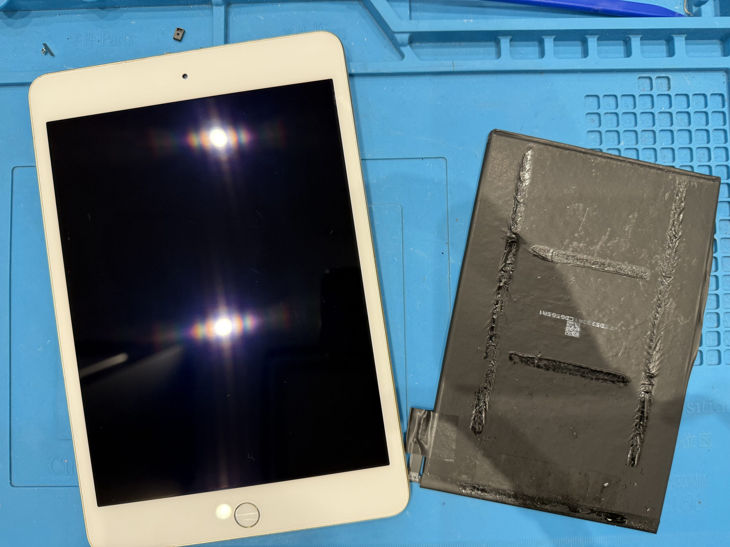 【飯塚店】iPad mini第4世代 バッテリー交換　宮若市よりご来店