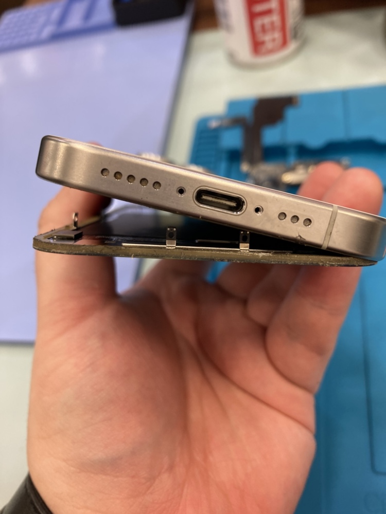 【直方店】iPhone15Proの充電コネクタ交換を行いました！（田川市からのご来店）