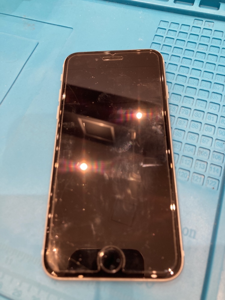 【飯塚店】iPhoneSE2のバッテリー交換にお越しいただきました。(飯塚市からご来店)